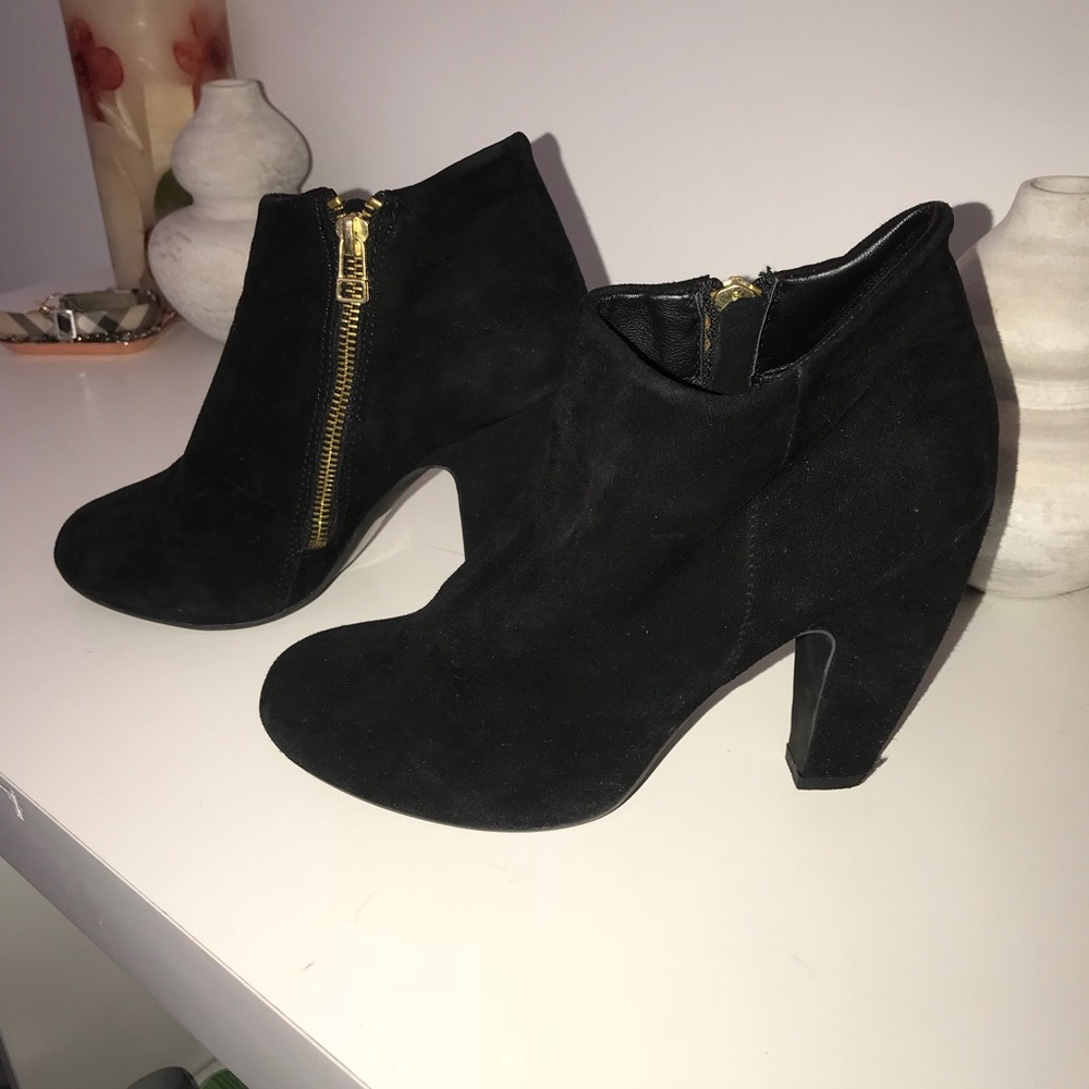 Steve Madden Panelope booties